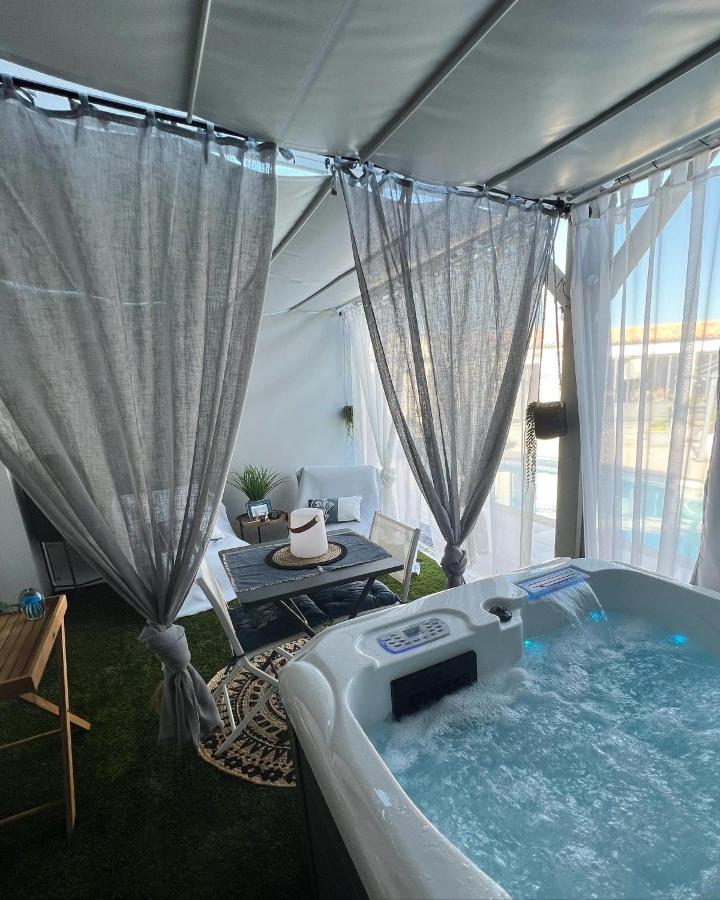 Suites By Aix Keys Avec Jacuzzi Privatif 5 Min Des Plages Fouras Saint-Laurent-de-la-Prée 외부 사진
