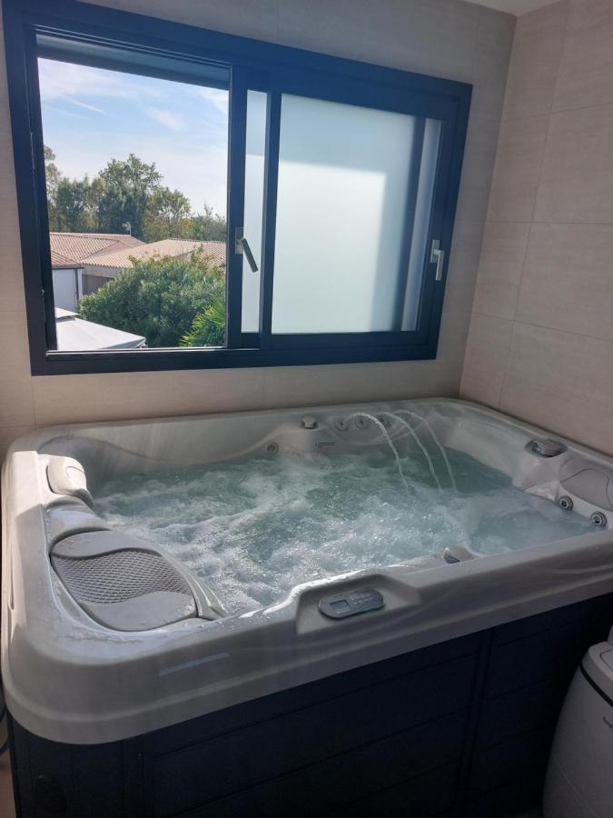 Suites By Aix Keys Avec Jacuzzi Privatif 5 Min Des Plages Fouras Saint-Laurent-de-la-Prée 외부 사진